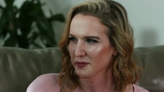 Shemale Sophia Grace in Pussy Licking Scene - putains passionnées en HD BIGWHORE.COM