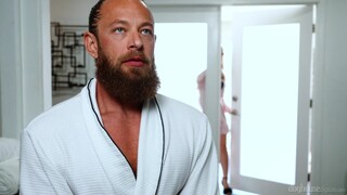 Kayley Gunner's Enhanced Body Gets Fucked - curve pasionate în HD BIGWHORE.COM