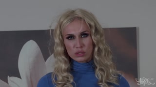 Cowgirl Swaps Face with Blonde Babe - HD의 열정적인 창녀 BIGWHORE.COM