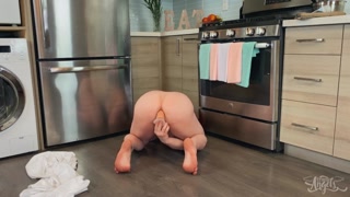 Evie Envy's Tattooed Temptation - prostitutas apaixonadas em HD BIGWHORE.COM