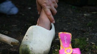 Phillipe's Forest Blowjob - putains passionnées en HD BIGWHORE.COM
