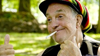 Mature Stoner Gets Handjob - putas apasionadas en HD BIGWHORE.COM