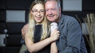 69 and Kissing with Blonde Bombshell - putains passionnées en HD BIGWHORE.COM
