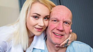 Nurse Marilyn Gives Hugo a Treat - gepassioneerde hoeren in HD BIGWHORE.COM