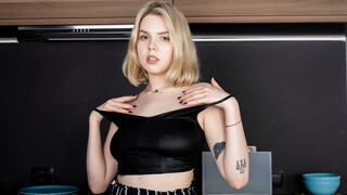 Innocent teen explores her body for the first time - โสเภณีที่มีความหลงใหลใน HD BIGWHORE.COM