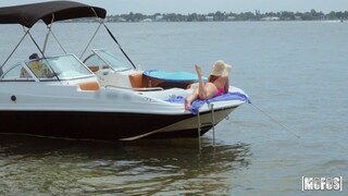 Tattooed Blonde Kenzie Gets Pounded POV - putains passionnées en HD BIGWHORE.COM