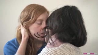 Avalon & Brigitte - Hairy Lesbian Squirt with Small Tits - HD의 열정적인 창녀 BIGWHORE.COM