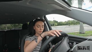 The Driver Gives a Blowjob Surprise! - pelacur berahi dalam HD BIGWHORE.COM