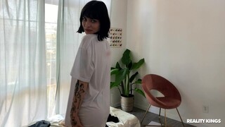 RK's Behind the Scenes: Freja's Solo Play - puttane appassionate in HD BIGWHORE.COM