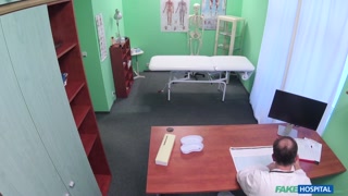 Hot Girl Gags Doctor's Cock - putains passionnées en HD BIGWHORE.COM