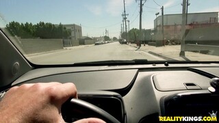 Alec Knight's Outdoor Missionary Blowjob - putains passionnées en HD BIGWHORE.COM