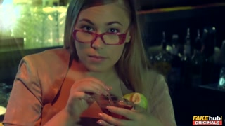 Glasses and High Heels, Not a Real DJ - HD의 열정적인 창녀 BIGWHORE.COM