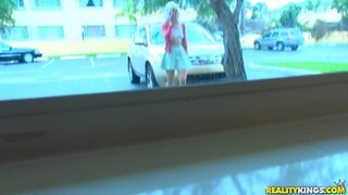 Cumshot on Candy Lips - leidenschaftliche Huren in HD BIGWHORE.COM
