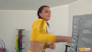 Reverse Cowgirl Training at Fight School - namiętne dziwki w HD BIGWHORE.COM