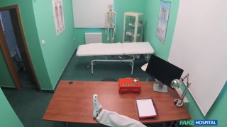 Medical Office Fun: Czech Girl Loves Huge Cock - HD의 열정적인 창녀 BIGWHORE.COM