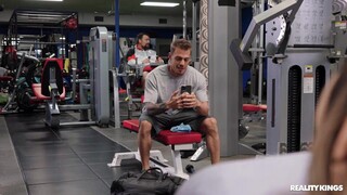 Big Cock, Bigger Luck: A Gym Story - namiętne dziwki w HD BIGWHORE.COM