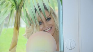 Shaved blonde Sienna Day enjoys a hard cock - puttane appassionate in HD BIGWHORE.COM