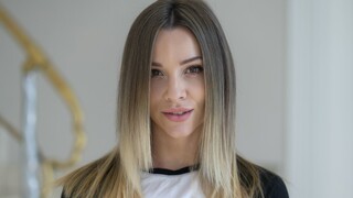 Athletic Lesbians Play with Vibrators - putains passionnées en HD BIGWHORE.COM