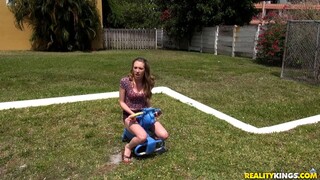 Roxy's Outdoor Sex Adventure - โสเภณีที่มีความหลงใหลใน HD BIGWHORE.COM