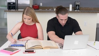 Tarzan's Blonde Desire - putains passionnées en HD BIGWHORE.COM