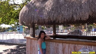  Amateur Car Sex with Vivienne - pelacur berahi dalam HD BIGWHORE.COM