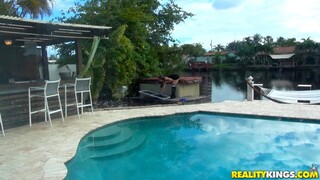 Trimmed Pussy Katerina's Facial - passionate whores in HD BIGWHORE.COM