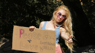  Money Can't Buy Class, But Hippies Have It  - gepassioneerde hoeren in HD BIGWHORE.COM