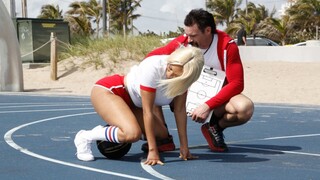 Ballerina Bends Over - putains passionnées en HD BIGWHORE.COM