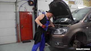  Erik Everhard's Car Service  - novità del porno su BIGWHORE.COM