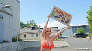 Big Tits Car Wash Fun - leidenschaftliche Huren in HD BIGWHORE.COM