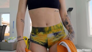 Brunette Bombshell Mia Moore Squirts - prostitutas apaixonadas em HD BIGWHORE.COM