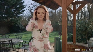 High Heels and Big Cock in the Mail Slot - nouvelles vidéos pornos sur BIGWHORE.COM