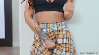 Cheating Slut Lacey London Takes a Strap-On - HD में उत्तेजित वेश्याएं BIGWHORE.COM