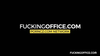 Office Sex - Blonde Karol Lilien Takes Big Cock from Boss - โสเภณีที่มีความหลงใหลใน HD BIGWHORE.COM
