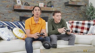 My Friend's Stepmom Sucks My Cock - putains passionnées en HD BIGWHORE.COM