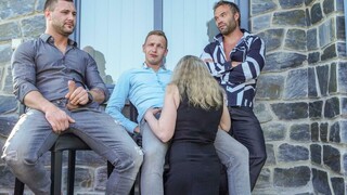 Shaved Pussy Girl Meets Her Boyfriend's Family - HDの情熱的な娼婦 BIGWHORE.COM