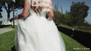 BrideZZilla Part 3: Anal Creampie & Double Blowjob at the Wedding - putains passionnées en HD BIGWHORE.COM