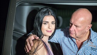 Alice Nice's Pussy Eaten by Hugo - putains passionnées en HD BIGWHORE.COM