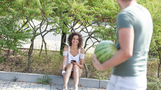 Surprise Encounter on Foot - leidenschaftliche Huren in HD BIGWHORE.COM