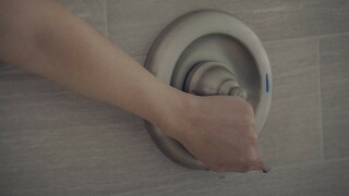 Shower Fun with Brunette Crystal Clark - gái điếm đam mê ở HD BIGWHORE.COM