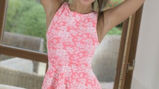 Solo Blonde Maria Touches Herself - Doing It My Way - putains passionnées en HD BIGWHORE.COM