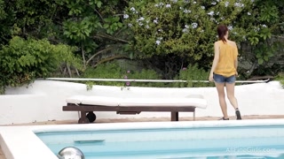 Solo Softcore by the Water - putains passionnées en HD BIGWHORE.COM