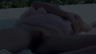 Colorful Day, Solo Fun: Nancey and Her Penis Sculpture - putains passionnées en HD BIGWHORE.COM