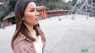 Hot Girl Flashes at the Park - Aria Lee's Wild Side - vášnivé děvky v HD BIGWHORE.COM
