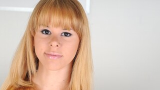 Dick Chibbles Gets POV Blowjob from Young Elizabeth Bentley - namiętne dziwki w HD BIGWHORE.COM