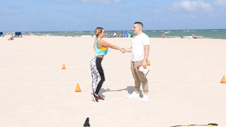 Athletic Babes in Wild Sex - Cali Carter Fitness Ride - putains passionnées en HD BIGWHORE.COM