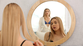 Girls Make Me Cum: Blonde & Brunette Fingering - HDの情熱的な娼婦 BIGWHORE.COM