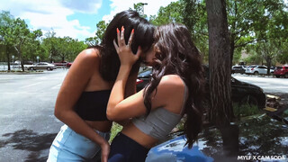 Vienna Black and Dana Wolf Wild Public Encounter - leidenschaftliche Huren in HD BIGWHORE.COM