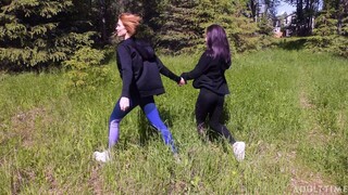 Outdoor Lesbian Action - Lana Mars & AKGingersnaps - โสเภณีที่มีความหลงใหลใน HD BIGWHORE.COM