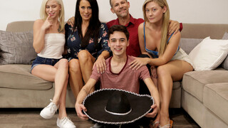 Fair Skin Babe Addison Lee Gets Rough American Hospitality - putains passionnées en HD BIGWHORE.COM